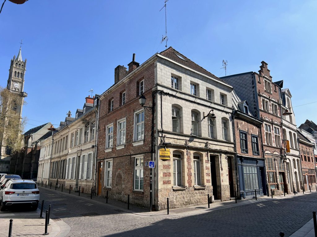 Photo d'une rue dans un quartier dangereux Valenciennes