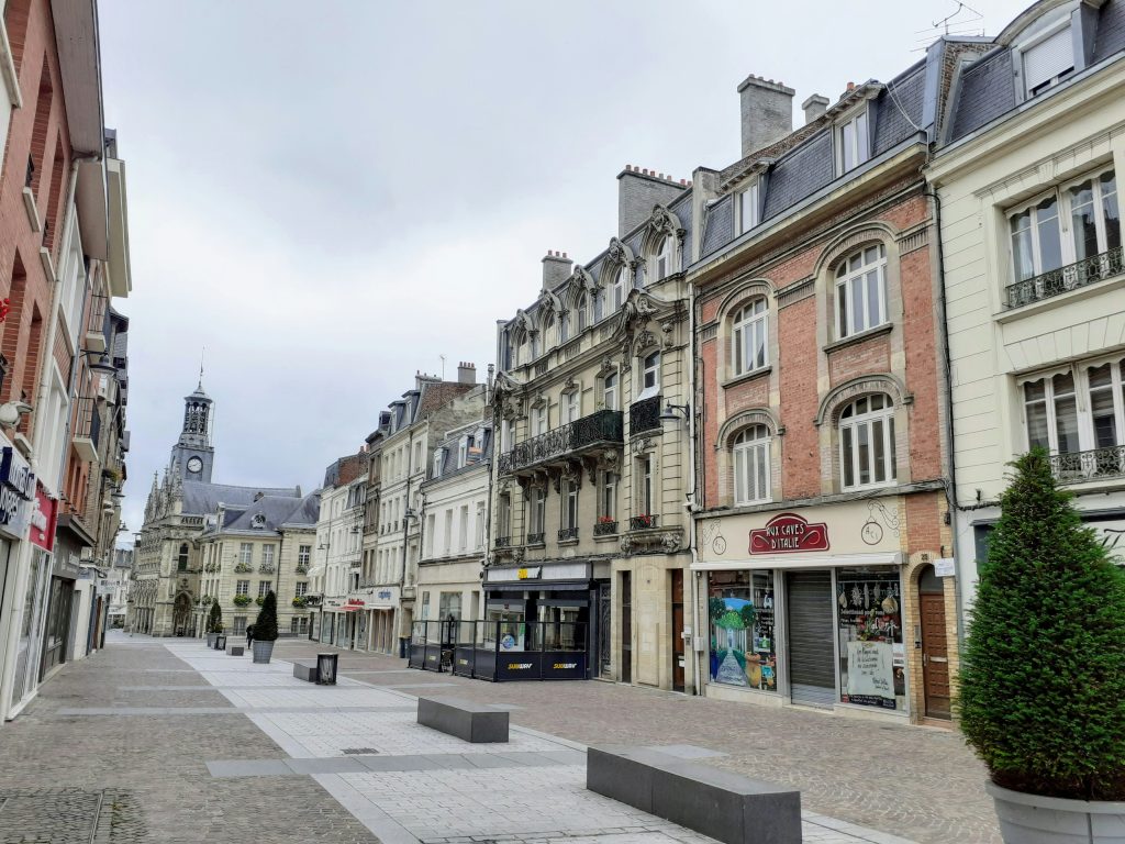 Une rue d'un quartier de saint quentin