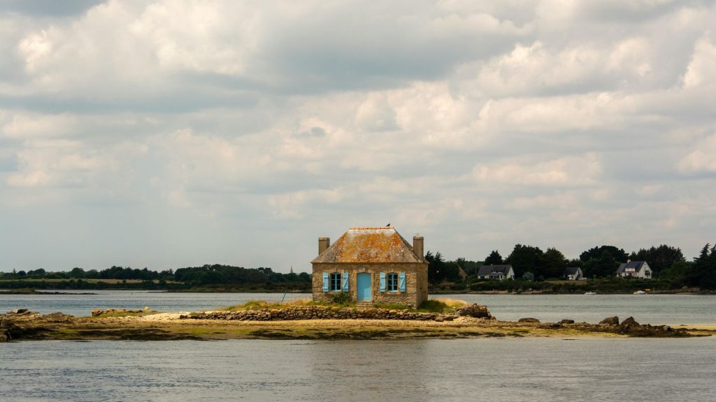 Une maison de pêcheur au milieu de nul part Une maison de pêcheur au milieu de nul part